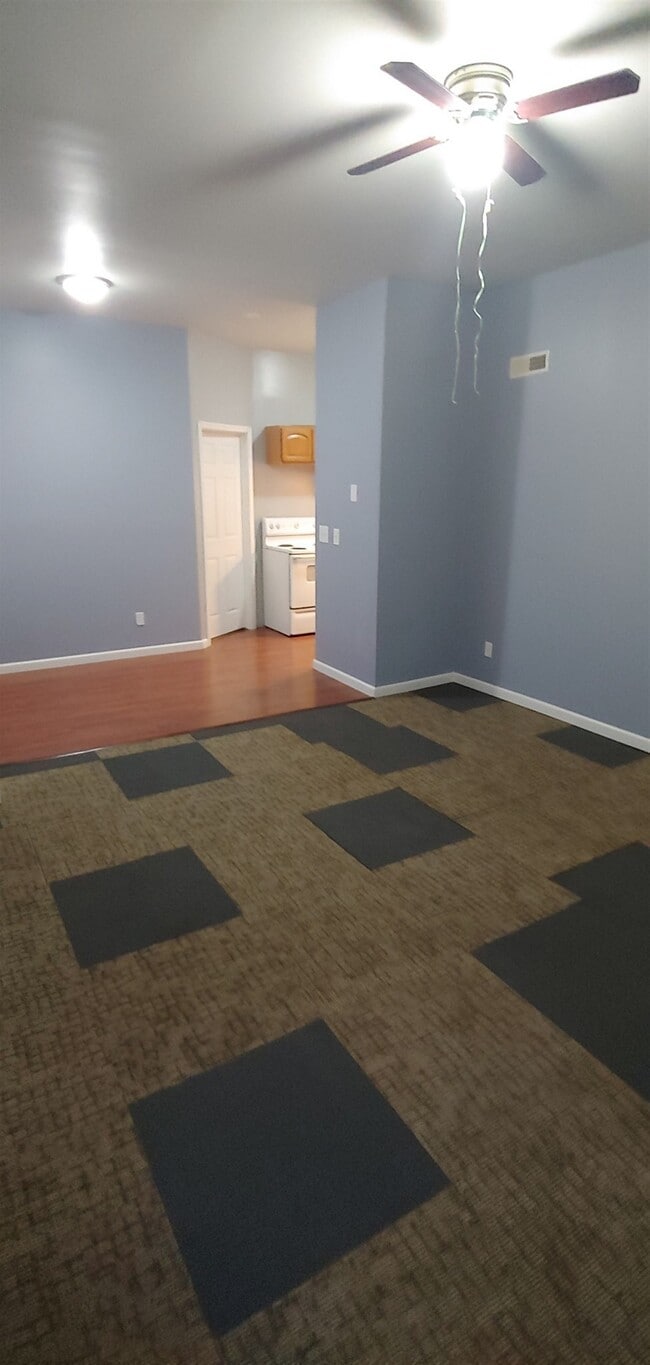 21 N Main St Unit D, Dry Ridge, KY 41035 Room for Rent in Dry Ridge