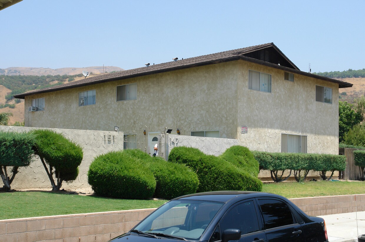 Primary Photo - 147 Sespe Ave