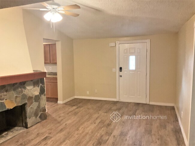 Building Photo - 1101 15th Ave NW