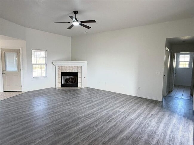 Building Photo - 541 Steepro Dr