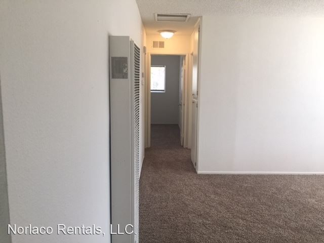 Building Photo - 2 br, 1 bath House - 17855 Lakespring Ave.