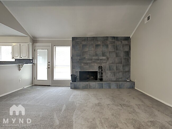 Building Photo - 2030 Lexington Woods Dr