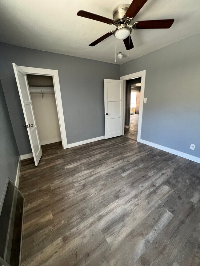 Foto del edificio - 3 Bedroom 1 Bathroom Unit, Los Angeles