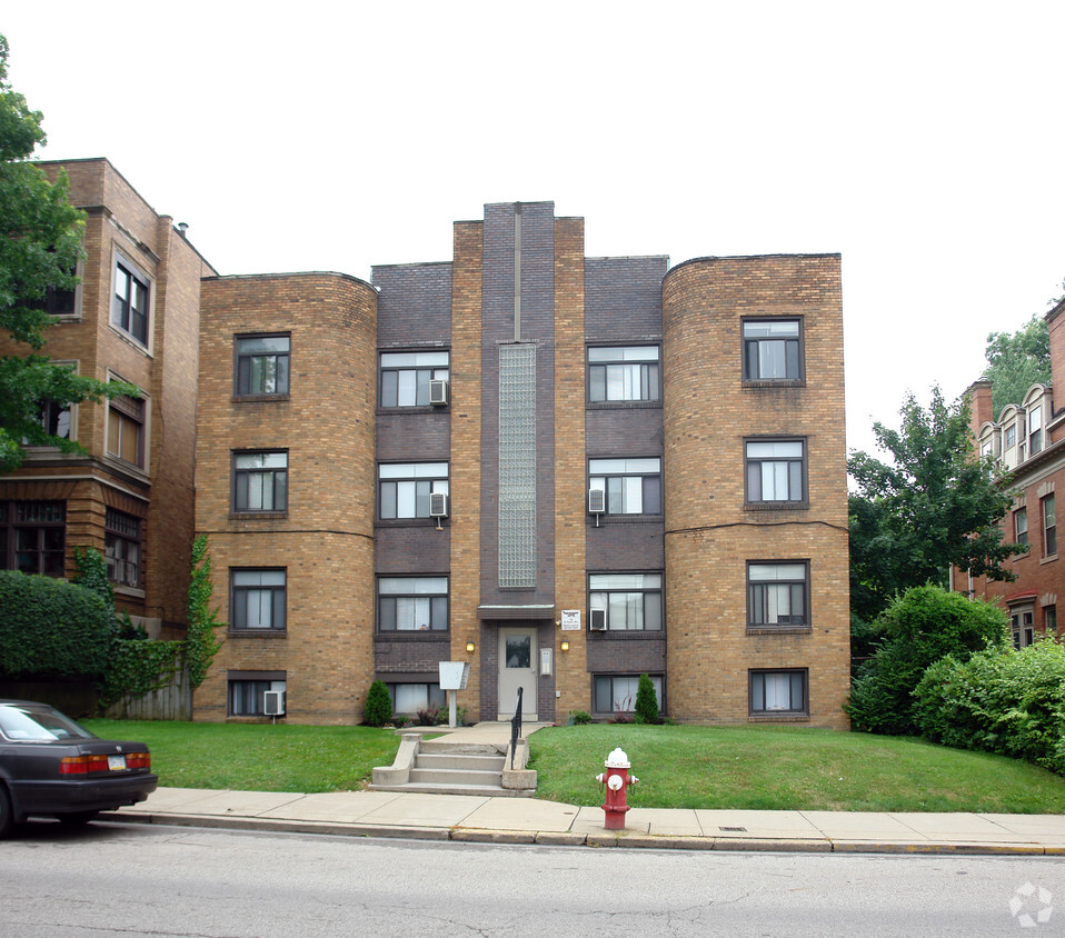 Building Photo - President Apartments