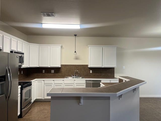 Building Photo - 17060 Jamestowne Dr