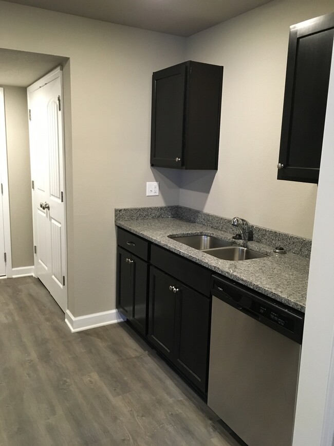 Building Photo - 3 Bed Townhome in Grain Valley