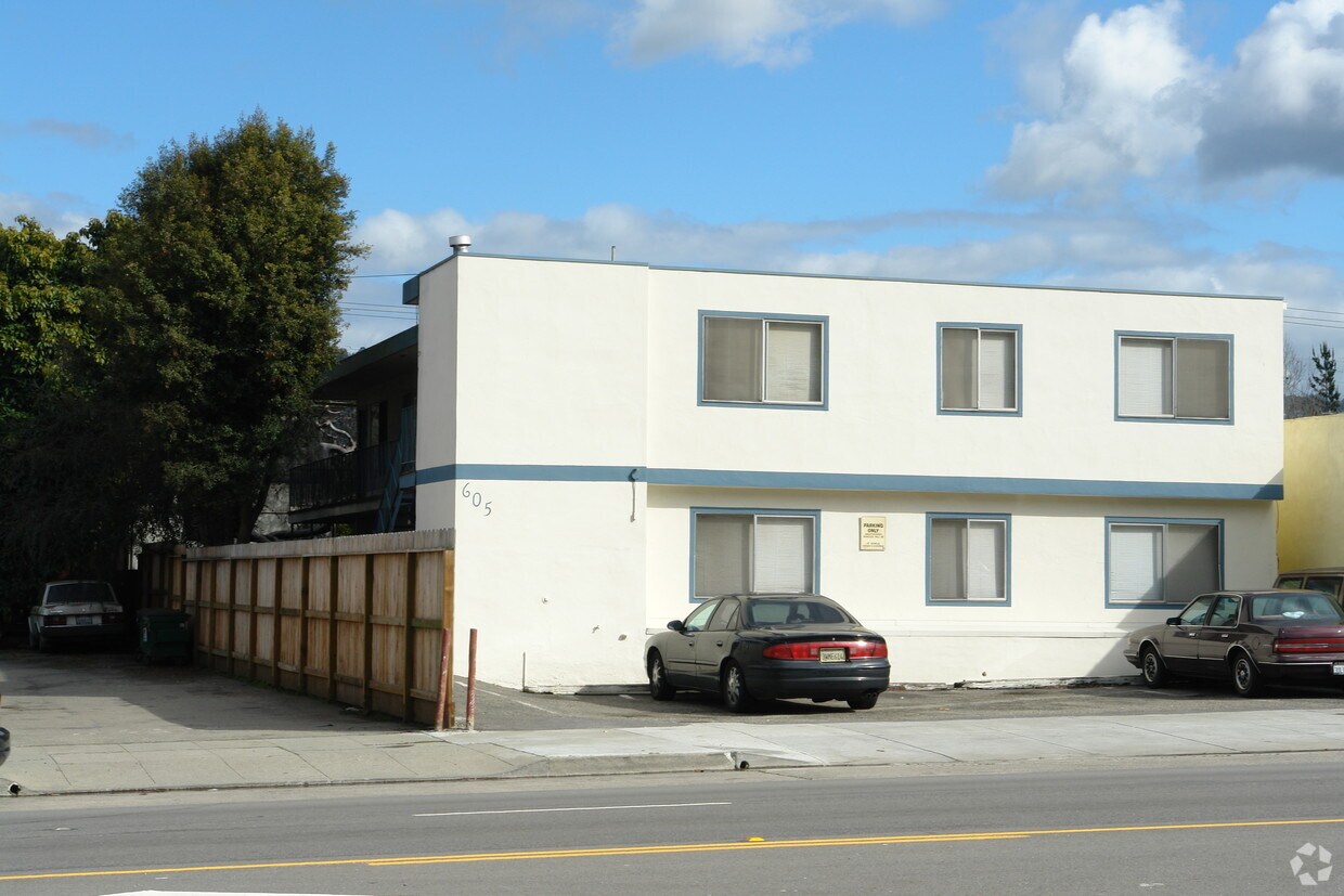Primary Photo - 605 San Pablo Ave