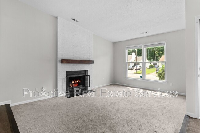 Building Photo - 3409 Woodbaugh Dr