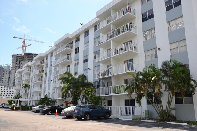 Foto del edificio - 16465 NE 22nd Ave
