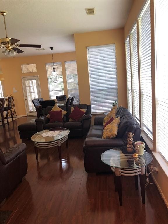 Foto del edificio - 6507 Spring Creek