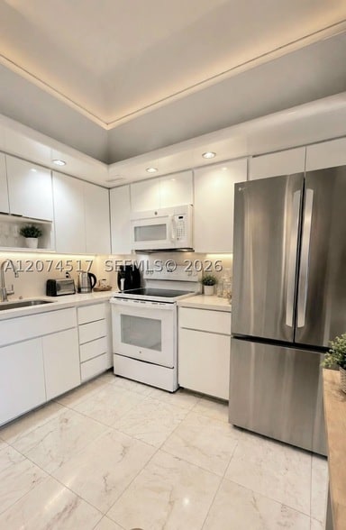 Photo - 1985 S OCEAN DR Unit 17P Apartment