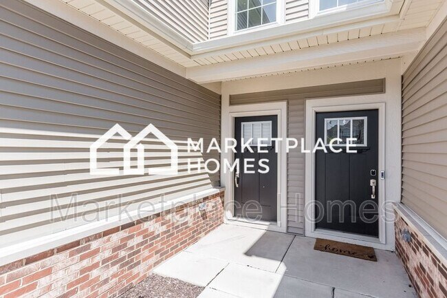 Building Photo - 15018 Quincy Cir