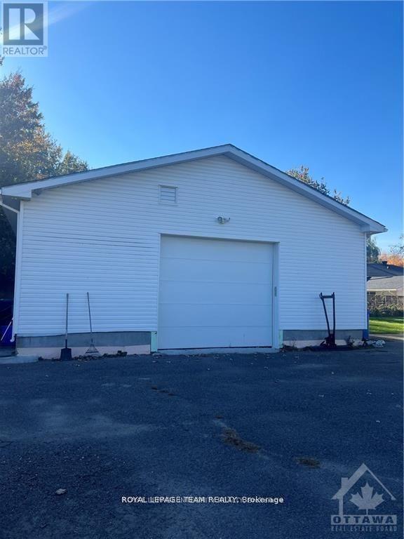 Building Photo - 4670 Fallowfield Rd