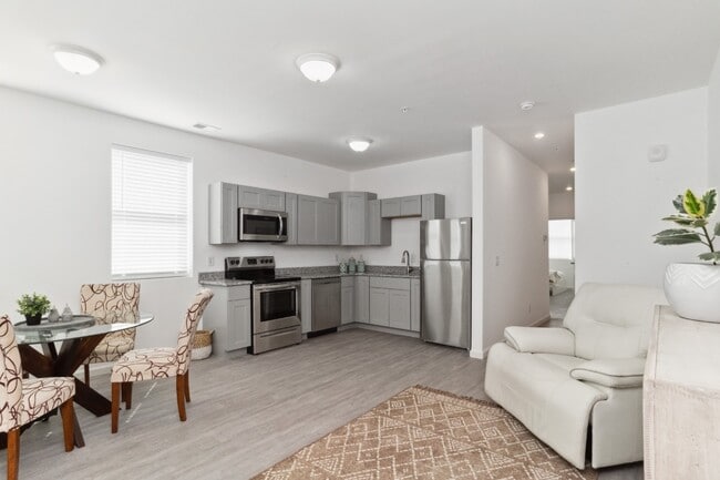 Building Photo - Hickory Flats