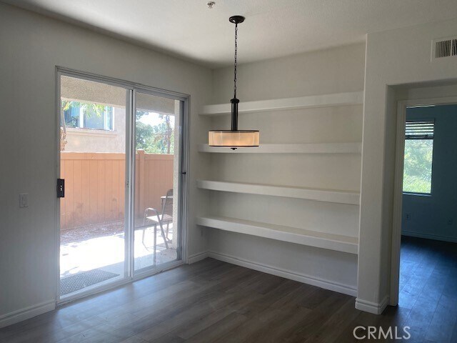 Foto del edificio - 247 California Ct