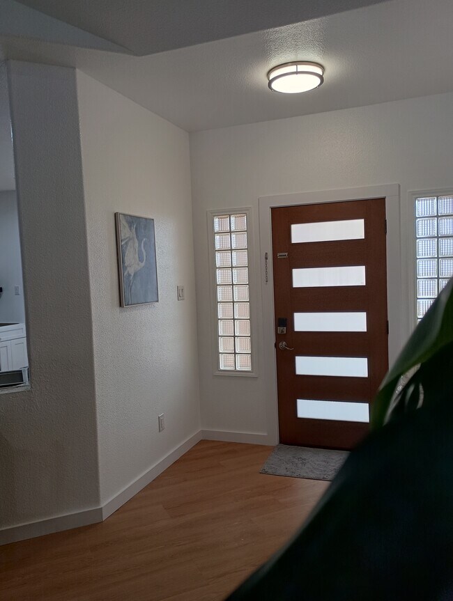 Foto del edificio - 15829 Vincent Dr