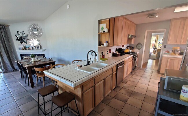 Building Photo - 3301 Wisteria Dr