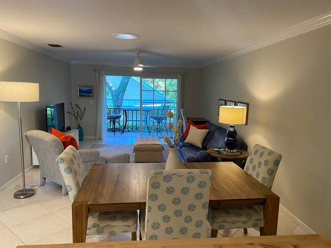 Building Photo - 800 Coquina Ln