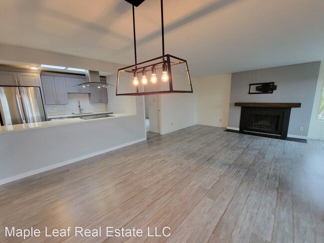 Building Photo - 2 br, 2 bath House - 1324 W. Emerson St. A...