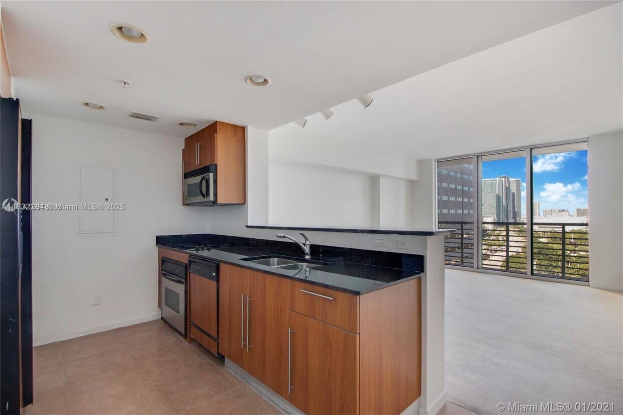 Foto principal - 325 S Biscayne Blvd