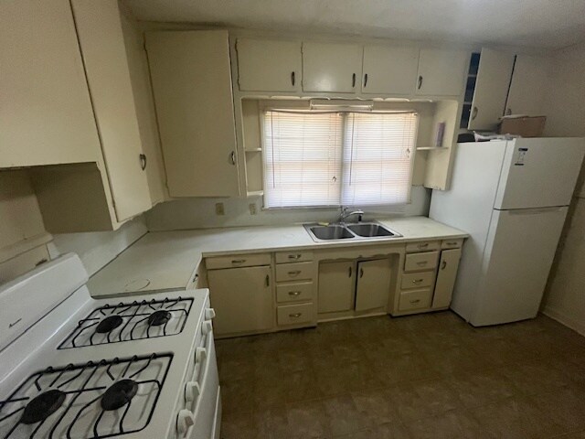 Foto del edificio - 713 Broadmoor Dr