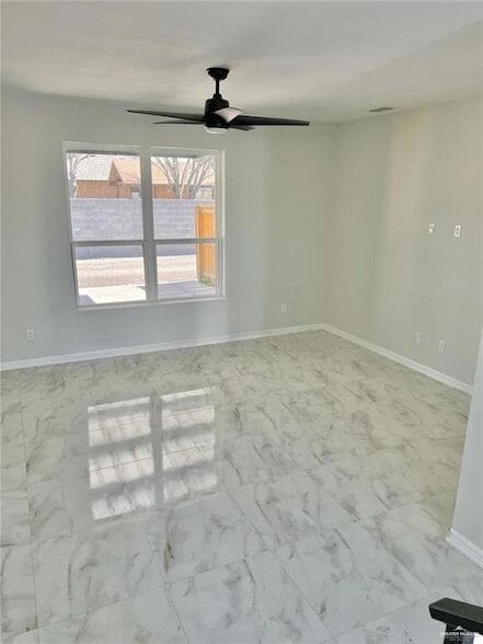 Foto del edificio - 5318 N Crown Point