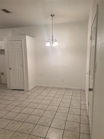 Building Photo - 110 Honey Bee Dr