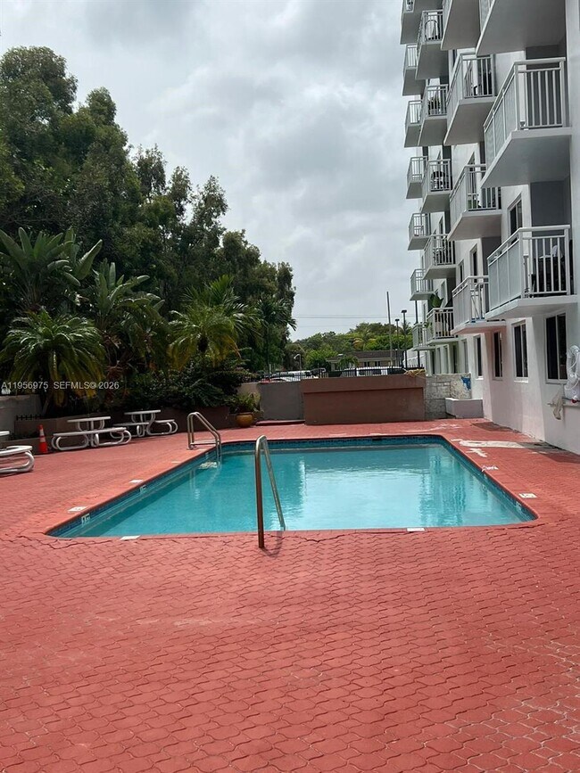 Foto del edificio - 1251 NE 108th St