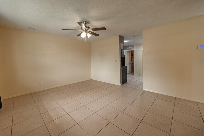 Building Photo - 6981 SW 19th Manor