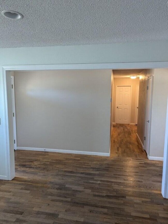 Foto del edificio - Three bedroom home In Marina Available 7/2...