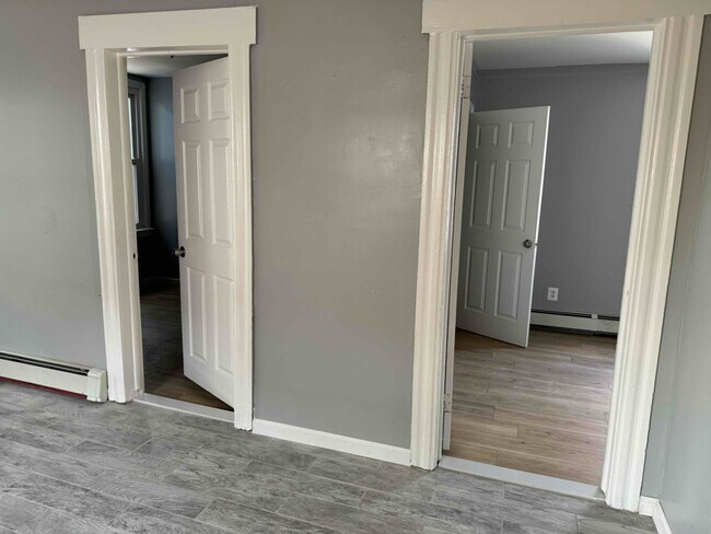 Building Photo - 533 S 10th St