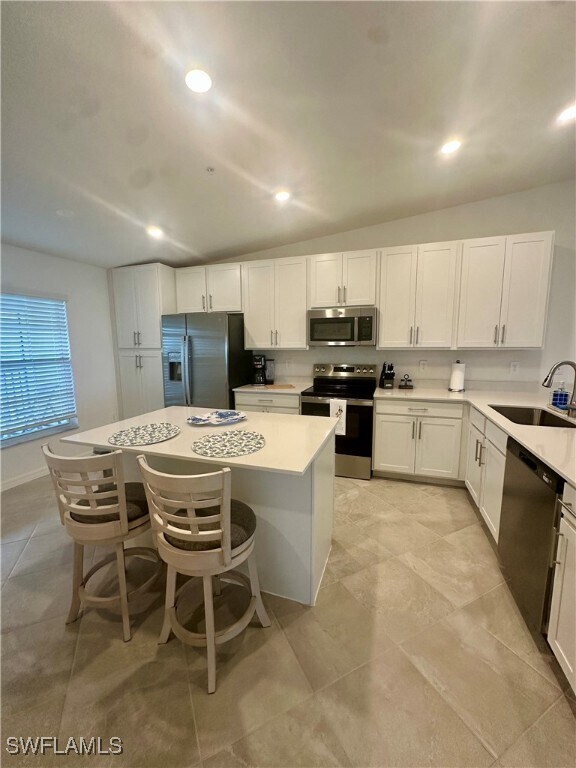 Building Photo - 15265 Grn Acrs Ave