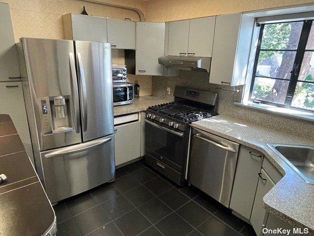 Foto principal - 87-20-87-30 30th Ave