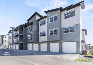 Building Photo - 461 W 40 S