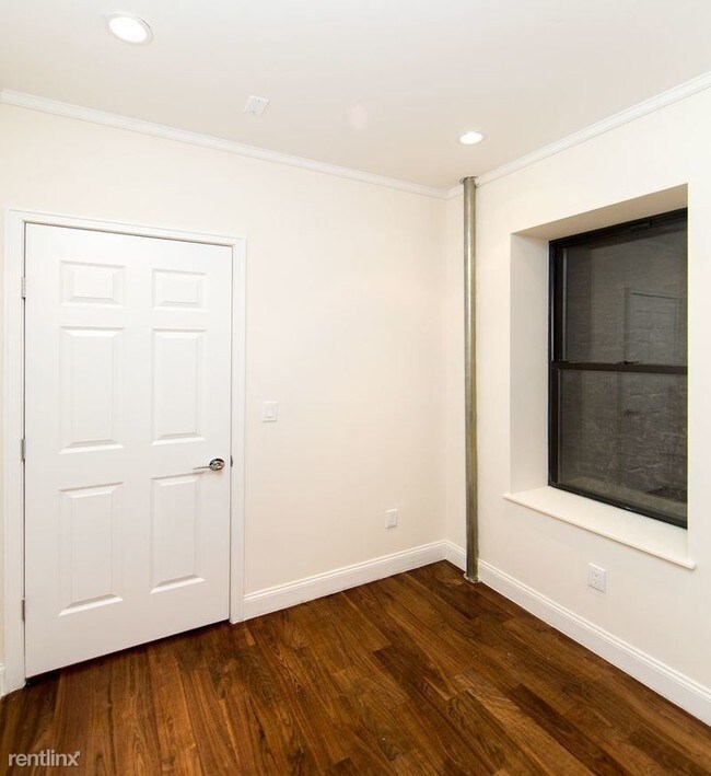 Foto del edificio - 2 br, 1 bath Apartment - 614 E 9th St