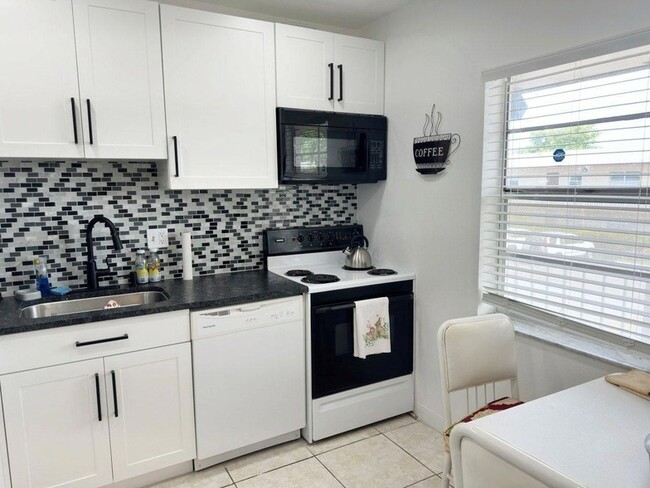 Foto del edificio - 7505 NW 5th Pl
