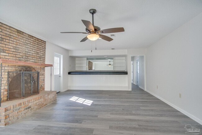 Foto del edificio - 4725 Clara St