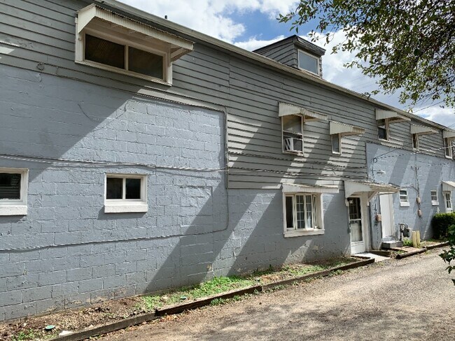 Building Photo - 1063 W 6th Ave