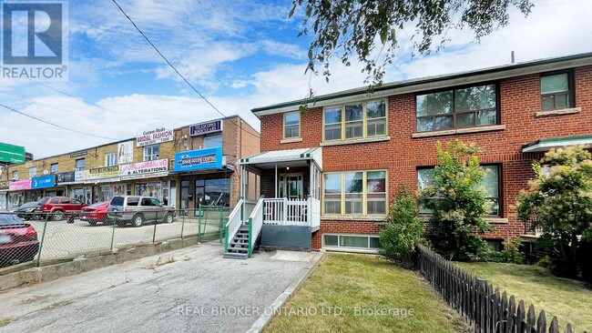 Building Photo - 3241 Dufferin St