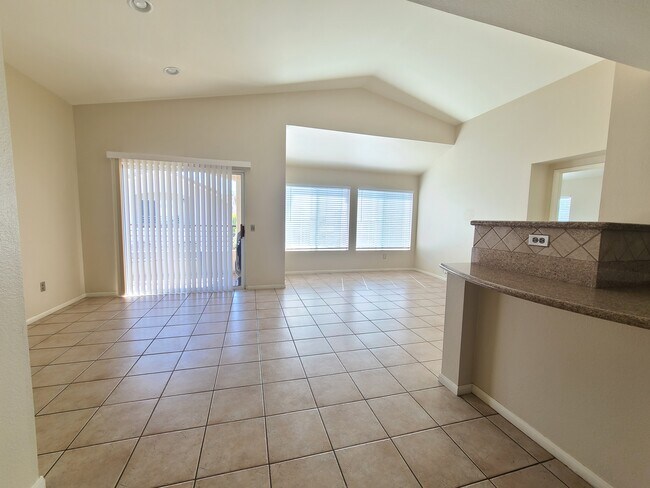Building Photo - 1162 De Leon Dr