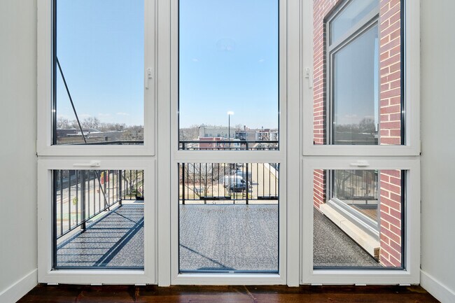 Vista del balcón del dormitorio principal - 5139 N Broadway St