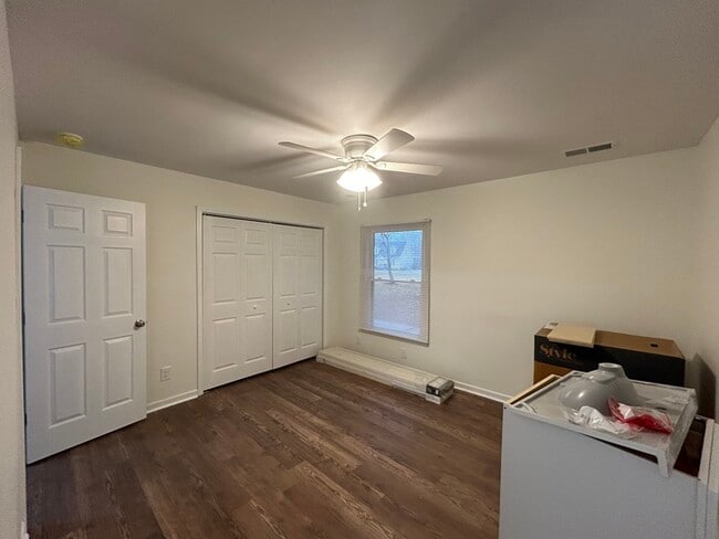 Building Photo - 605 Gladedale Ln