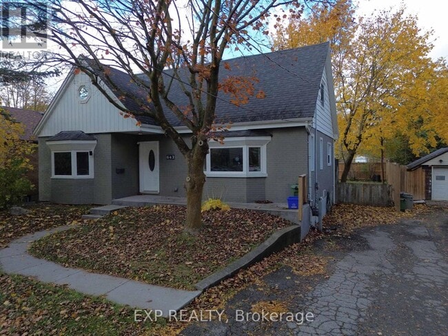 Photo du bâtiment - 642 Base Line Rd E