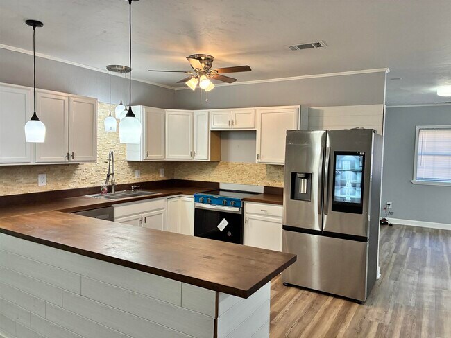 Foto del edificio - 1852 Hopkins Dr