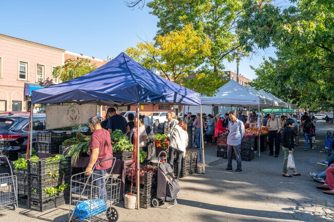 Bensonhurst Greenmarket is a great way to buy locally sourced, organic,fresh fruit & vegetables.