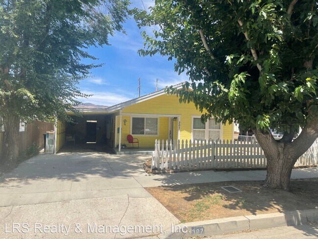 Building Photo - 2 br, 1 bath House - 307 East E St.