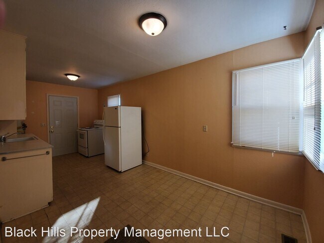 Building Photo - 1 br, 1 bath House - 214 E. Denver St.