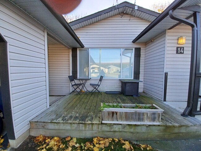 Photo du bâtiment - 5648-5648 Vedder Rd