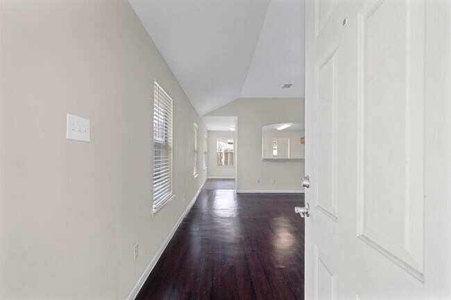 Foto del edificio - 6631 Portlick Dr