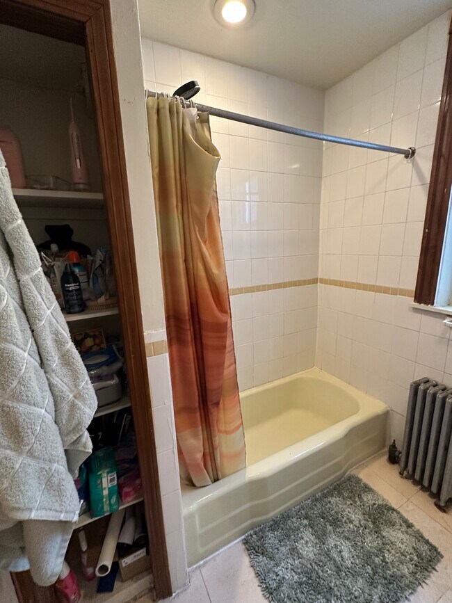 Foto del edificio - 52 Babcock St